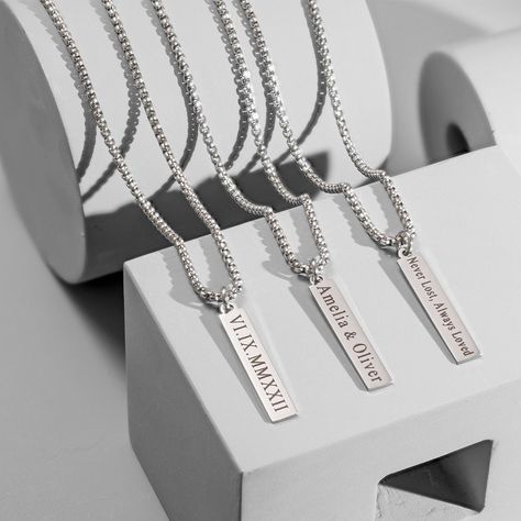 Bar pendant necklace